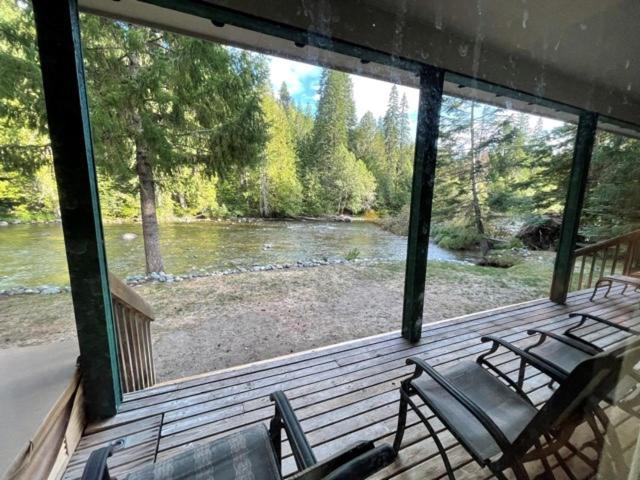 Cozy Riverfront Retreat Левънуърт Екстериор снимка